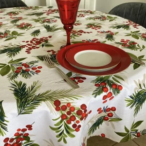 Kerst tafelkleed: Hulstbesjes – Roomwit